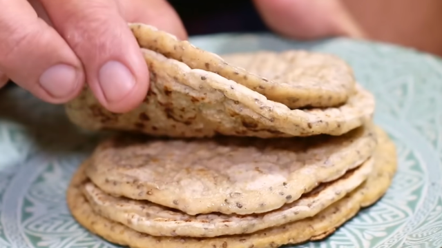 Pão saudável com 2 ingredientes em 5 minutos (sem farinha e sem forno) só aveia e chia (sem fermento)