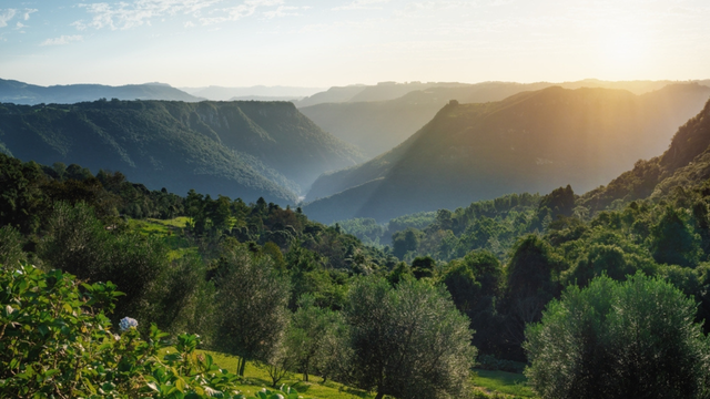 Entre montanhas e clima europeu: o refúgio da Serra Gaúcha que encanta turistas no inverno