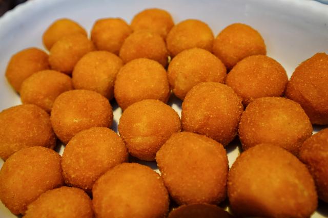 Receita de petisco viral do Tiktok vai deixar todo mundo apaixonado: aprenda como fazer azeitona empanada