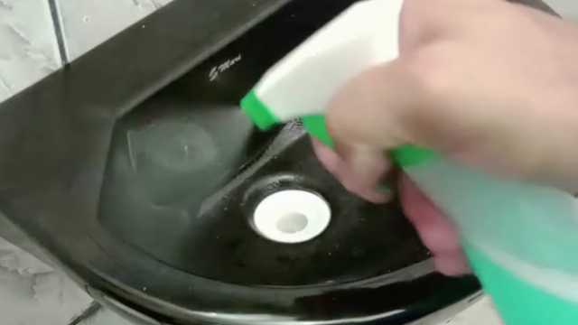 É só misturar limão com álcool para economizar muito dinheiro em produtos de limpeza para a casa