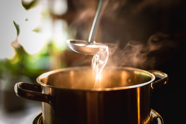 Quando o frio aperta, essa sopa de carne com creme de batata do TudoGostoso é a primeira receita que faço