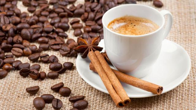 Por que as pessoas estão colocando canela no café? (não é por causa do efeito estimulante!)