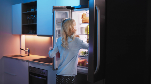 Eu não acredito que encontrei uma geladeira frost free com R$ 1000,00 de desconto na Black Friday