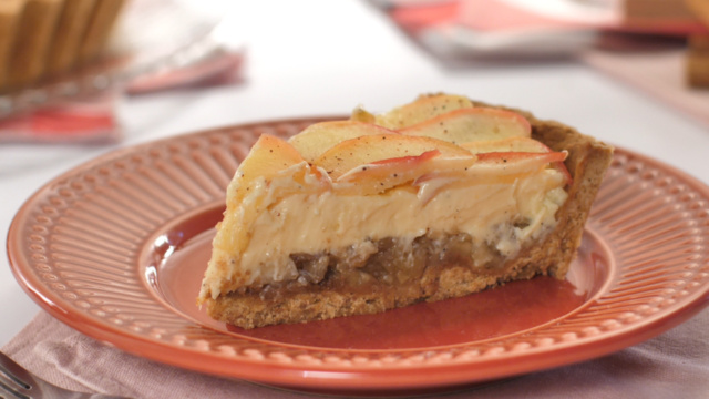 Perfeita para servir no almoço de domingo, a torta de maçã americana é incrível (Créditos: TudoGostoso)
