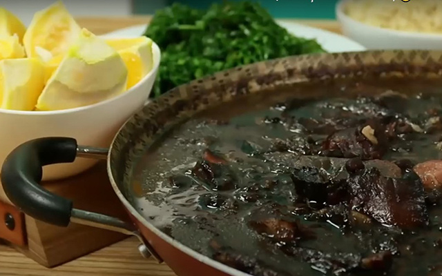 Aprendi a fazer essa feijoada completa muito fácil há 27 anos com a minha mãe, não tem mistério!