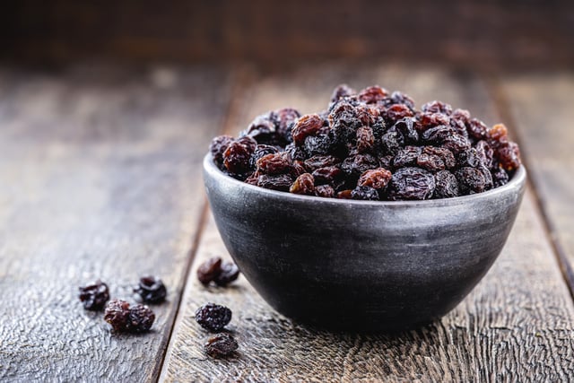 7 frutas ricas em ferro para quem não come carne e quer evitar problemas de saúde como anemia