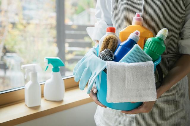 Nunca misture esses produtos de limpeza, você pode estar colocando a sua vida em risco!