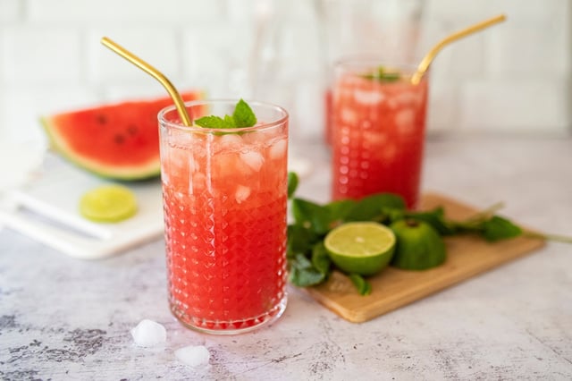 Refresca e te mantém hidratado durante toda a folia. (créditos: Shutterstock)