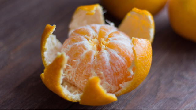 Cascas de tangerina secas ao sol: para que servem e por que tanta gente faz isso