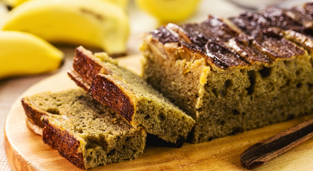 Bolo de banana e maçã é a escolha perfeita para um café da manhã rápido, saudável e delicioso