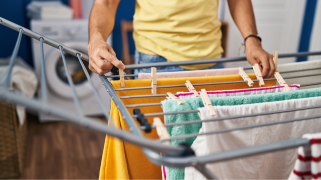 Adeus ao tradicional e volumoso varal de secar roupa: a nova tendência seca as roupas em tempo recorde e será popular em 2025
