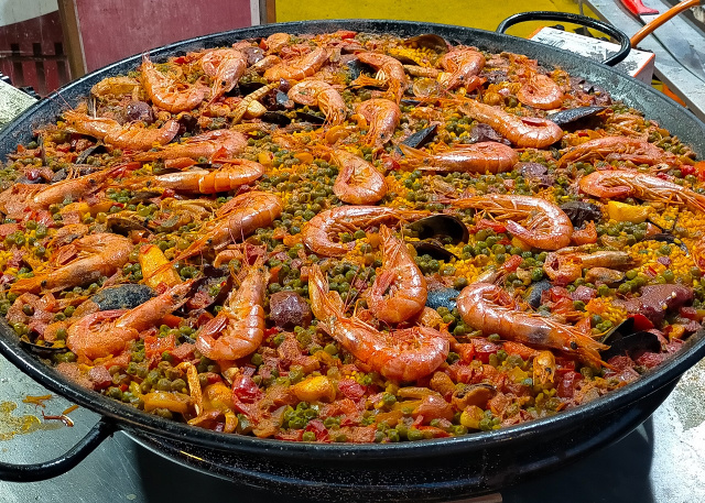 O único ingrediente que esse chef espanhol famoso considera essencial para fazer paella