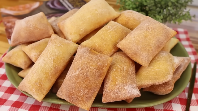 Nem bolinho de chuva, nem pão: a receita econômica que salva o café quando a dispensa tá vazia