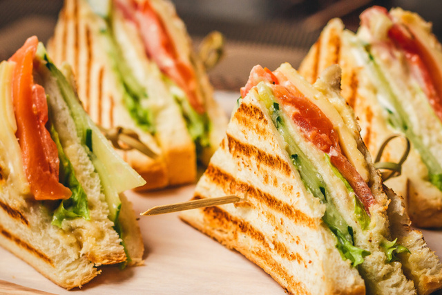 Turista é surpreendido com cobrança absurda em seu pedido e reclama em site famoso: "Inacreditável"