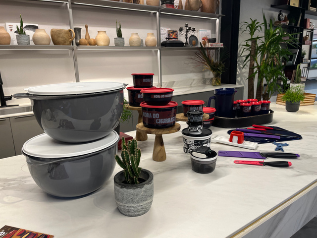 Tupperware inova mais uma vez e lança linha de churrasco em um evento com comida boa e dicas