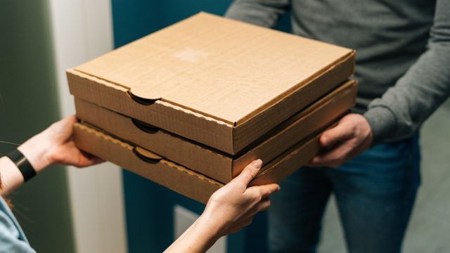 Esse hábito comum ao pedir delivery pode aumentar o risco de intoxicação alimentar