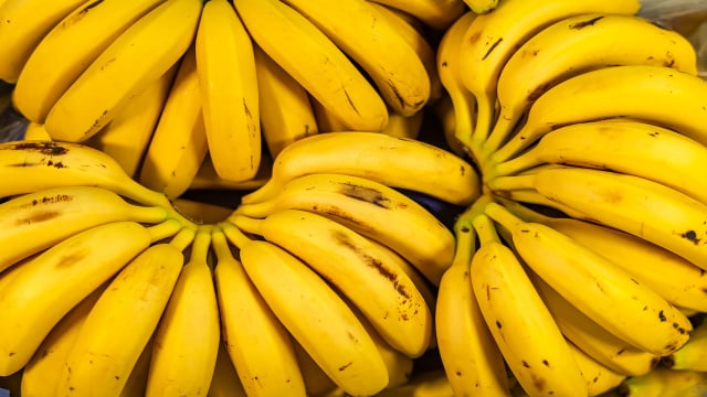 Observar a cor da casca ajuda a escolher a fruta certa para cada receita do dia a dia. (Foto: Shutterstock)