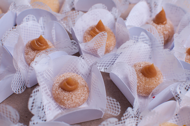 Brigadeiro de churros é o docinho que sempre faço nas comemorações da minha família: fica uma delícia e todo mundo pede a receita