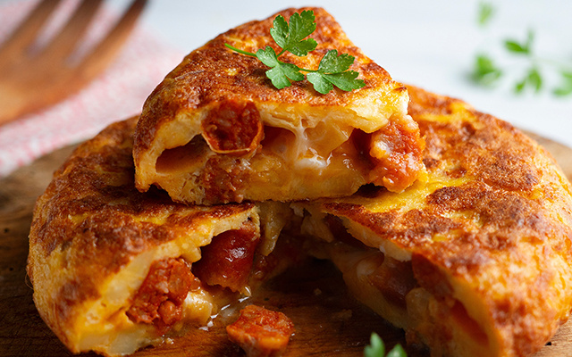 Apenas 4 ingredientes, mas tão delicioso: faço esse prato simples com ovo no café da manhã dia sim, dia não