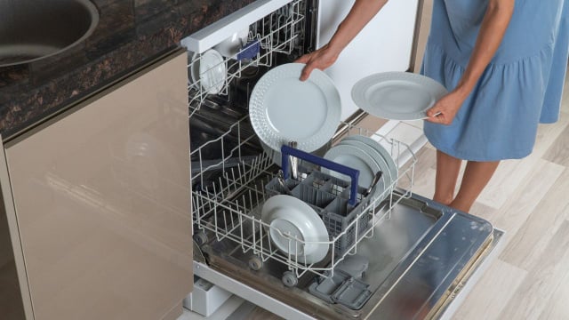 Um truque simples pode prolongar significativamente a vida útil da sua máquina de lavar louça: tudo o que você precisa é de um palito de dente