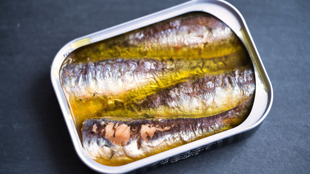 Nem sardinha, nem atum: esse peixe enlatado é um tesouro repleto de benefícios