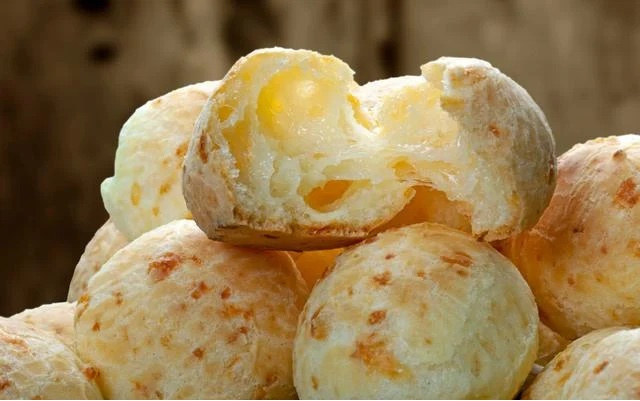 Adeus pão de queijo tradicional: chef revela receita tombada da capital mundial do pão de queijo (Paracatu)
