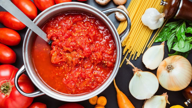 Eles estragam o sabor: esses são os ingredientes que não combinam com molho de tomate e você nunca deve usar se quiser um resultado de chef