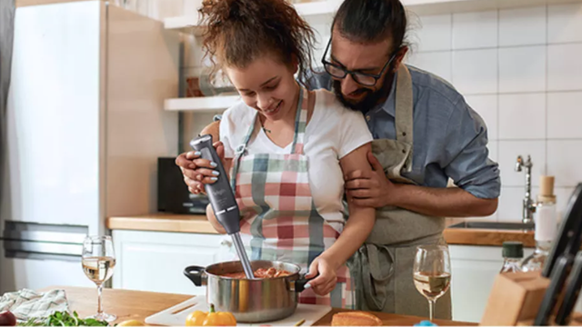 Prepare receitas cremosas e refrescantes com este mixer incrível com 40% de desconto