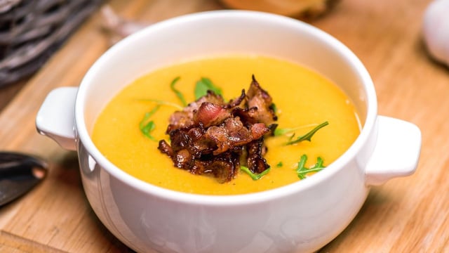 O caldo de abóbora com carne seca é muito fácil de fazer! (Créditos: Shutterstock)