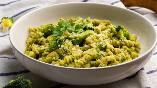 Macarrão de brócolis em 20 minutos: a receita simples e deliciosa para inovar no cardápio da semana