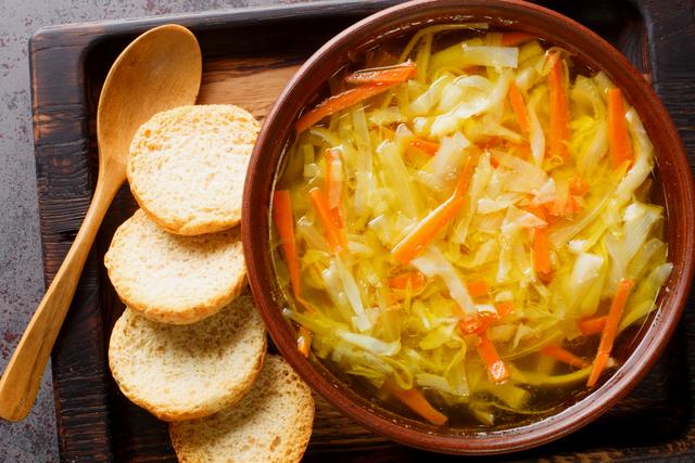 Esta sopa de legumes é receita coringa: fácil, barata, saudável e saborosa
