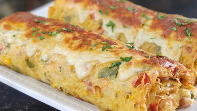 Com apenas 3 ovos e batatas raladas você faz a base de um salgado delicioso para o lanche da tarde