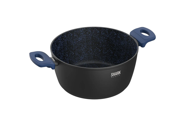 Caçarola robusta com revestimento antiaderente durável, perfeita para cozidos, massas e receitas cheias de sabor (Divulgação: Polishop).