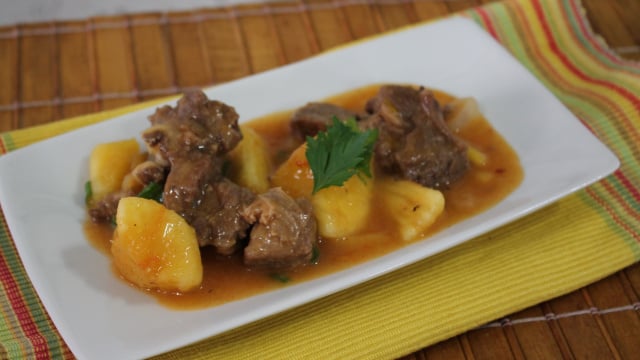 Vaca atolada deliciosa de costela de boi e mandioca cortada em cubos (Créditos: TudoGostoso)