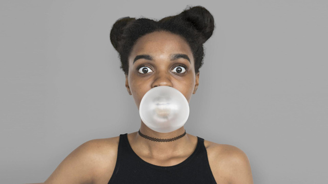 Não é só um chicletinho diet: substituir o açúcar por aspartame pode ser o maior erro da sua alimentação