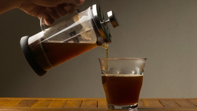 Moer, extrair, coar ou ferver: itens que não podem faltar na cozinha de quem ama café