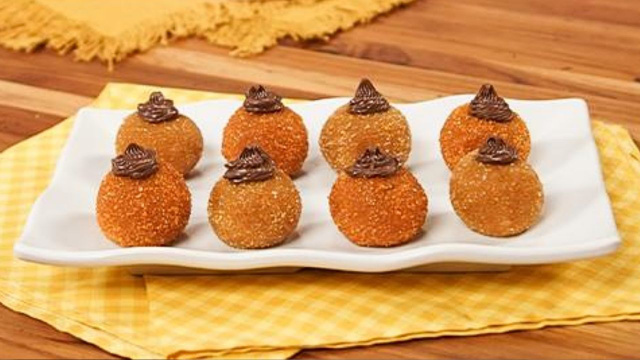 Adeus, bolo de cenoura, olá brigadeiro de cenoura com Nutella: essa receita maravilhosa do TudoGostoso vai ser o sucesso de qualquer festa!