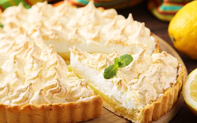 Torta de limão saudável, sem farinha e sem açúcar: aprenda a fazer esta receita que fica pronta em minutos