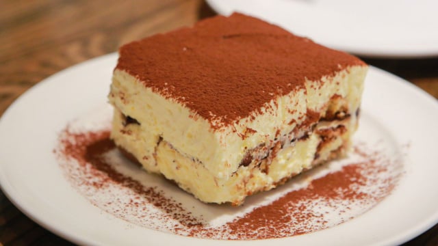 Fatia de tiramisu cremoso (Créditos: Canva)