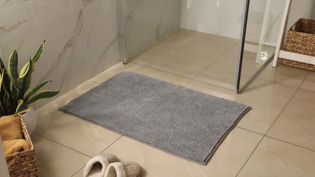 Colocar tapetes de banheiro na máquina de lavar é um enorme erro: aqui está o motivo e como limpá-los melhor