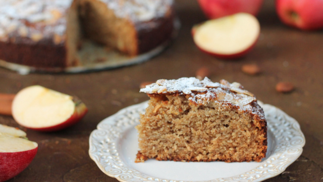 Esse bolo de maçã pode ser uma sobremesa ou uma opção para incluir no seu lanche da tarde (Créditos: TudoGostoso)