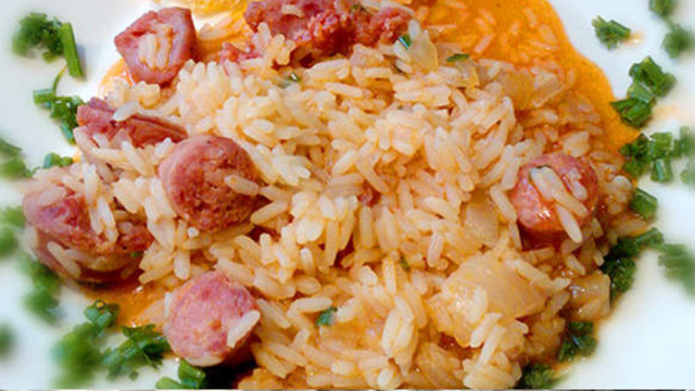 Arroz com linguiça (Créditos: TudoGostoso)
