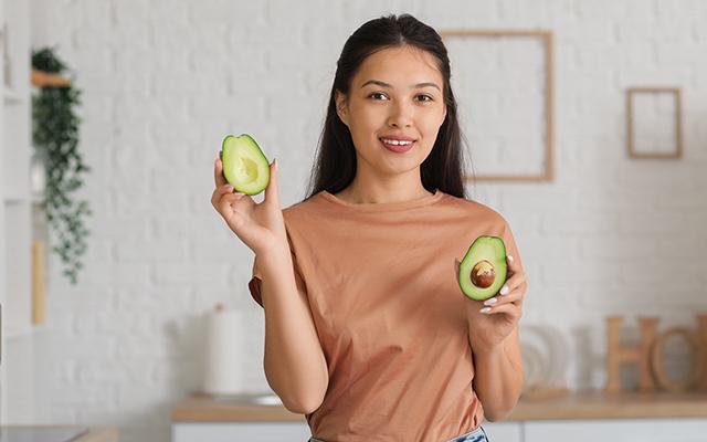 Você está perdendo nutrientes comendo abacate do jeito errado, mas eu te ensino a forma certa!