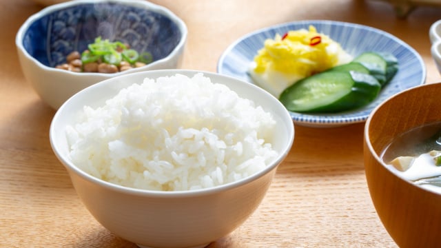 Nem vinagre, nem caldo de galinha: esse é o ingrediente que os japoneses colocam no preparo do arroz para deixar mais saboroso e macio