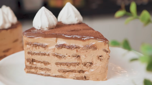 “Feita em 10 minutos”: essa chocotorta é a sobremesa mais fácil que já fiz, preparo rapidinho e aí é só levar para gelar