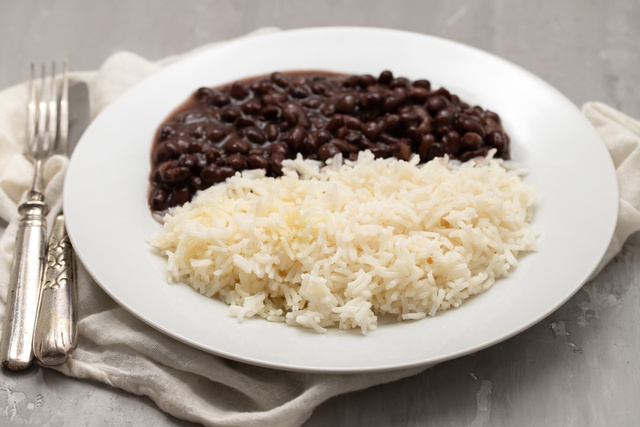 Tentei substituir o whey por arroz e feijão: a minha nutri fez as contas e me chocou