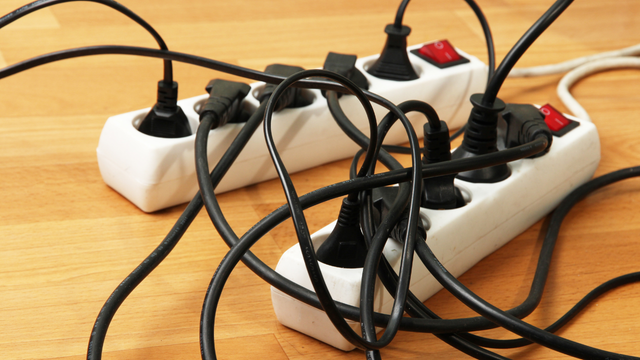 Os eletricistas não se cansam de repetir que nunca se deve usar um filtro de linha nessa área específica da casa (e ainda deixam uma série de conselhos para evitar acidentes e incêndios)