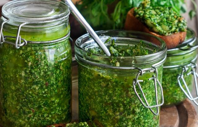 Pesto verde com pistache (Créditos: Shutterstock)