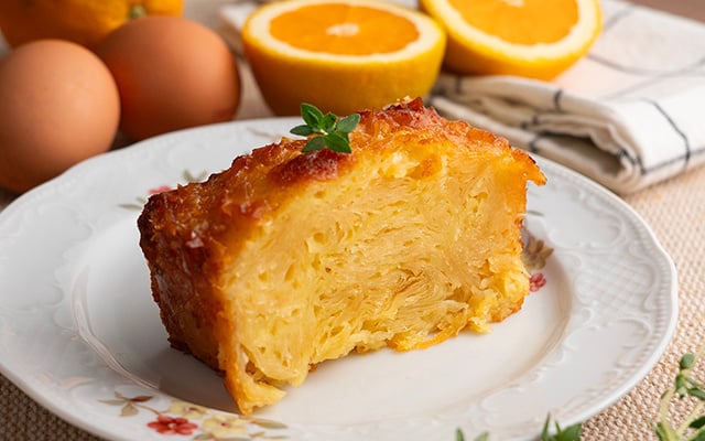 Bolo de laranja sem açúcar: a sobremesa grega com iogurte e aroma de laranja fresca