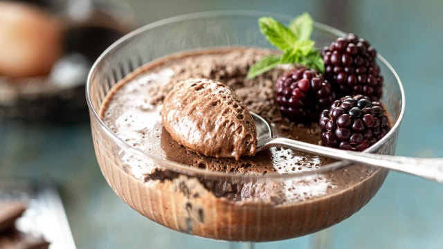 Mousse de chocolate com café: a sobremesa cremosa que fica pronta num piscar de olhos (sem ficar enjoativo)
